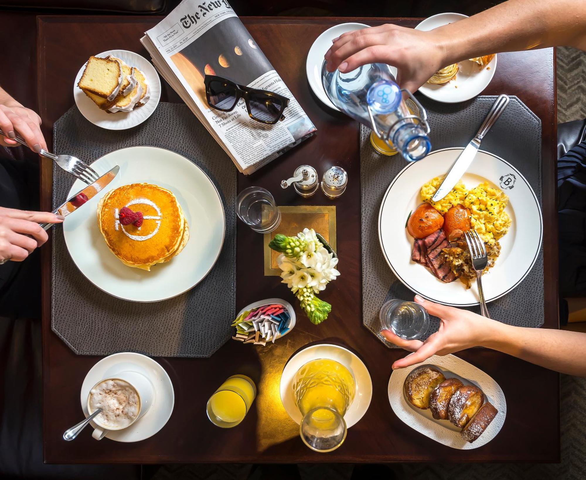 Intercontinental New York Barclay Hotel By Ihg ภายนอก รูปภาพ A typical breakfast at the restaurant